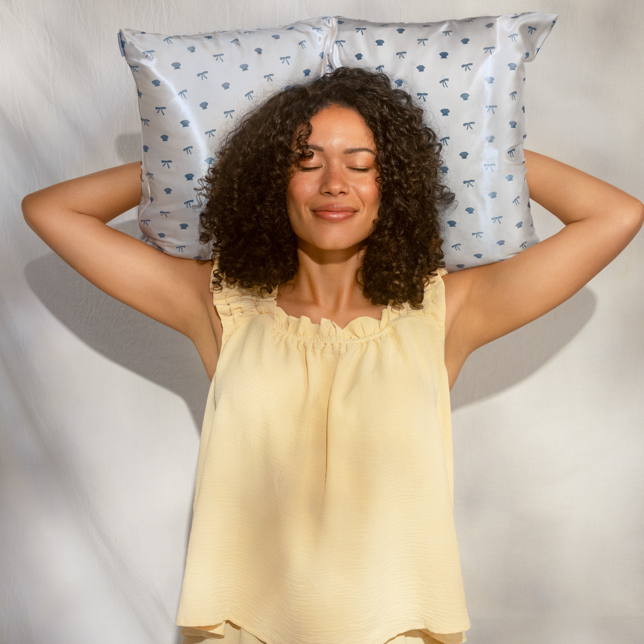 Satin Pillowcase in Pearlized Cream & Coastal Blue Print 4 Pack